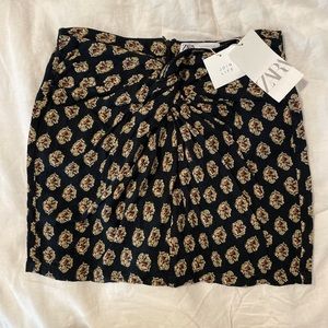 Zara printed mini skirt.